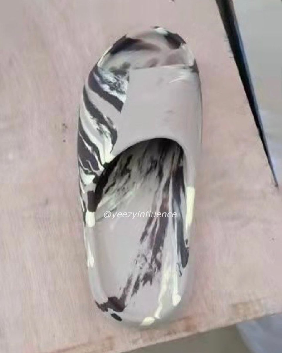 kicksonfire's tweet photo. Thoughts on the adidas Yeezy Slide MX 🤔? 
📸IG: yeezyinfluence https://t.co/cBDhJJyVS6