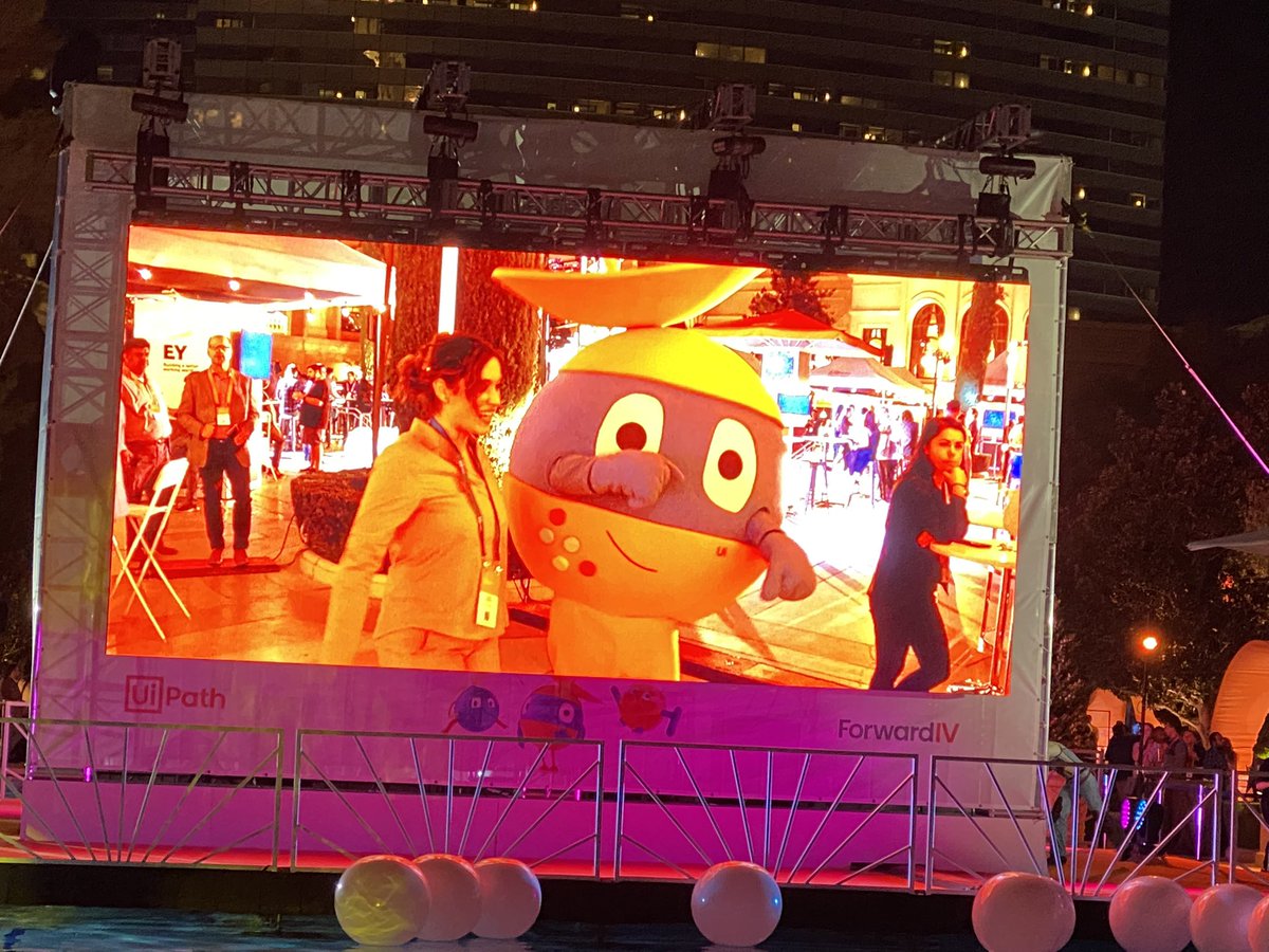 TCUJosh's tweet photo. Oh hey @paulapcarneiro! #UiPathForward https://t.co/318F8r35GB