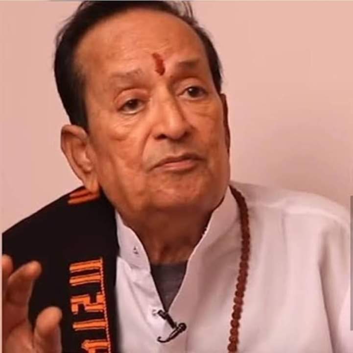 "લંકેશ" ના નામથી ખુબ જાણીતા.. 
ગુજરાતી ચલચિત્ર જગતના ભિષ્મ પિતામહ.. અરવિંદભાઈ ત્રિવેદી નું દુઃખદ અવસાન થયું છે.. ઇશ્ર્વર સદગતના આત્મા ને શાંતિ આપે તેવી પ્રાર્થના.. 
ઓમ શાંતિ..