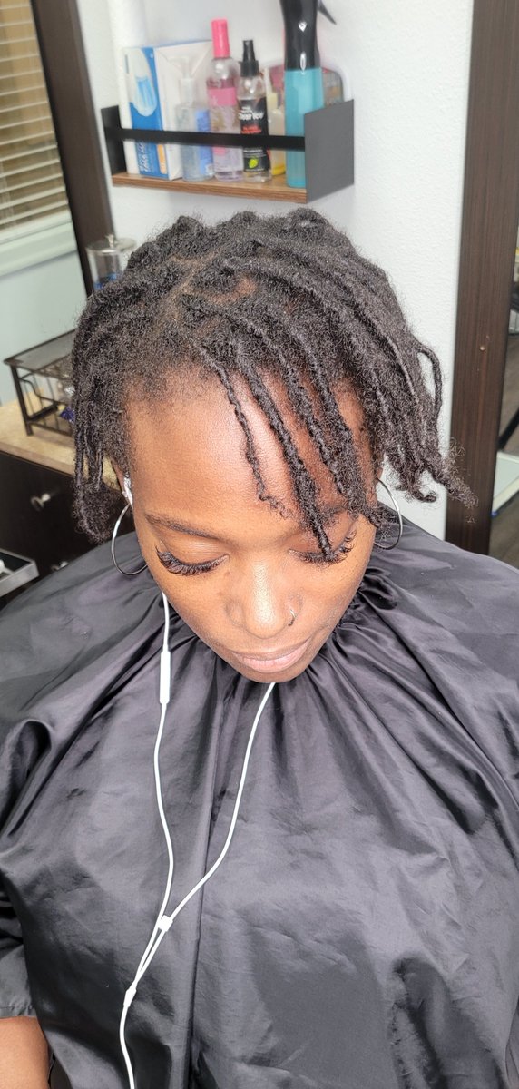Funcisedfitness's tweet image. Before &amp;amp; After
Loc extensions handmade and installed by me

#locextensions #locticianservices #travelingloctician #locticianhouston #locticians #HoustonLocs #shortlocs #mediumlocs #longlocs #menwithlocs #womenwithlocs #childrenwithlocs #CelebrityLoctician