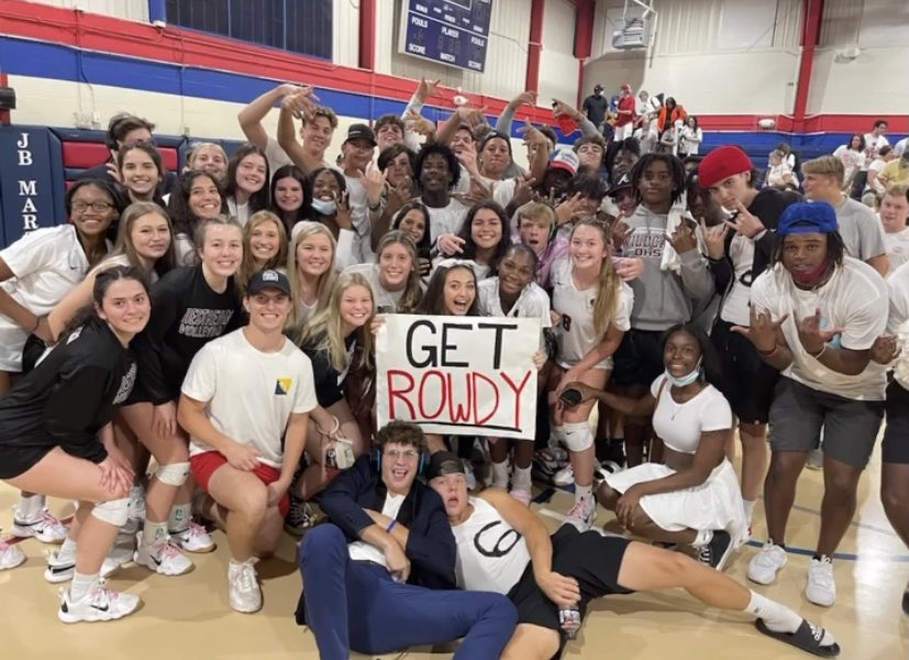 Congrats to our Ladycat volleyball team on the big win over Hahnville tonight! 🏐