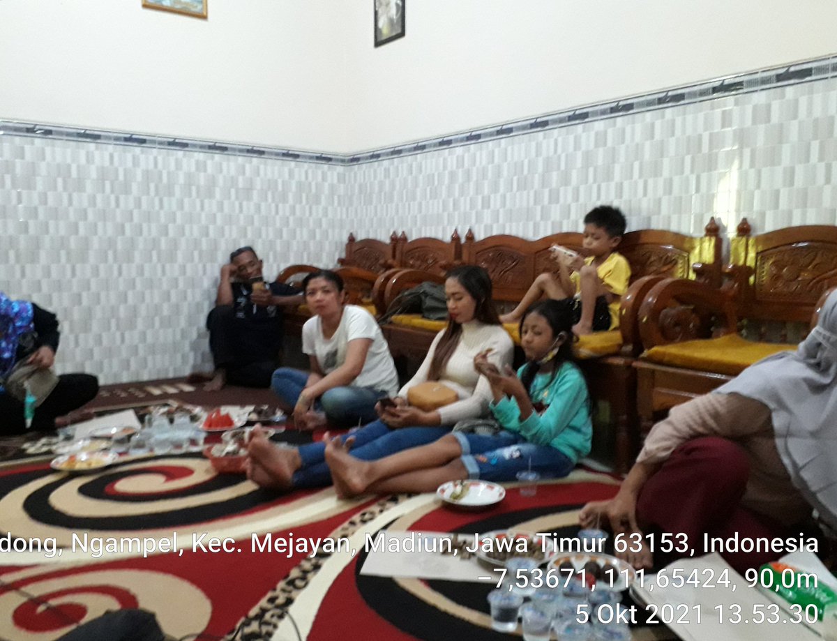 Susiloanto5's tweet photo. Selasa(5/10),susilo eko,luhkan kab.madiun,di paguyuban pedagang ikan pasar mejayan,pembinaan pemasaran ikan segar,#binamutu
#GiatLuhsatminkalbwi #luhlapor #Madiun #pemasaranikan @bppp_banyuwangi @brsdm_kp @puslatluhkp https://t.co/Tx9eoa5DMO