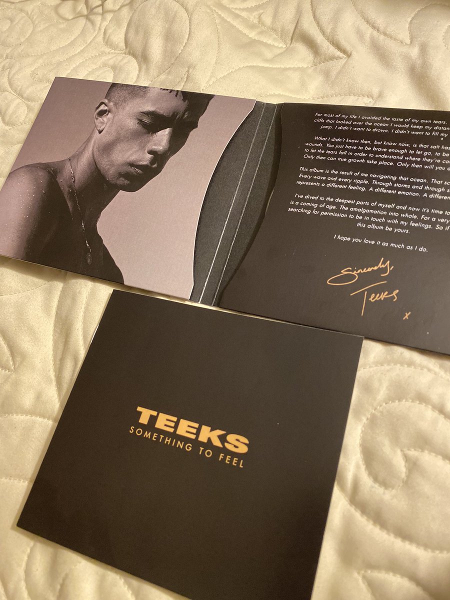dreabea_'s tweet photo. I know I’m late but I finally got it. I’m about to go be in my feelings 🥲💙
11/10 would recommend. @thisteeks https://t.co/7OEmfHSrzo