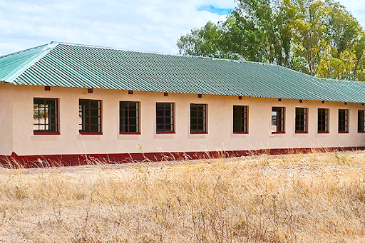 TeamZim3's tweet photo. #EDTheGameChanger

As part of implementing #Vision2030 anchored on the NDS1 Govt has started the construction of 3 000 schools around the country as it lives to @edmnangagwa’s promise of modernising the education sector #Bulilima @zanupf_patriots @MoPSEZim @RMajongwe @zimta01 https://t.co/1MRXAm9RlC