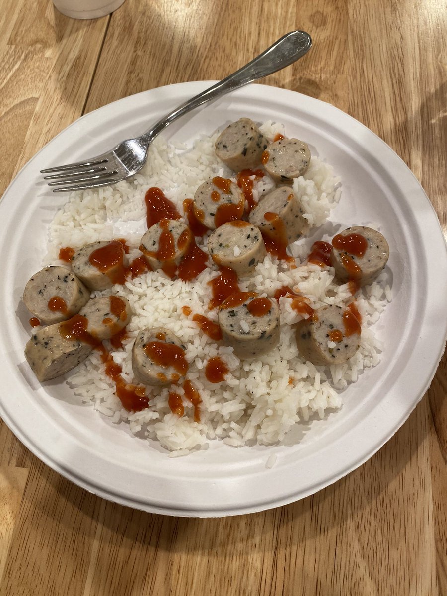 Tythekerator's tweet photo. This is the meal I made for myself tonight, I’m now in a bad mood ☺️ https://t.co/JlfVIItuEm