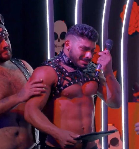 jacoboguillen's tweet photo. cuando misterio a la orden atrapó a scrappy doo por hacer travesuras en Spooky Island https://t.co/VUFqBhI6jw
