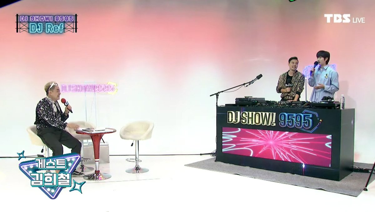 [CAPS] 211006 Kim Heechul is currently guesting on radio Youtube program TBS FM "DJ Show! 9595"!!!😍❤ You can watch it live here-> youtu.be/aqD-yx0doLA

#Heechul #희철 #김희철 #金希澈 #ヒチョル #KimHeechul #우주대스타 #우주대스타_김희철 #SuperJunior #슈퍼주니어