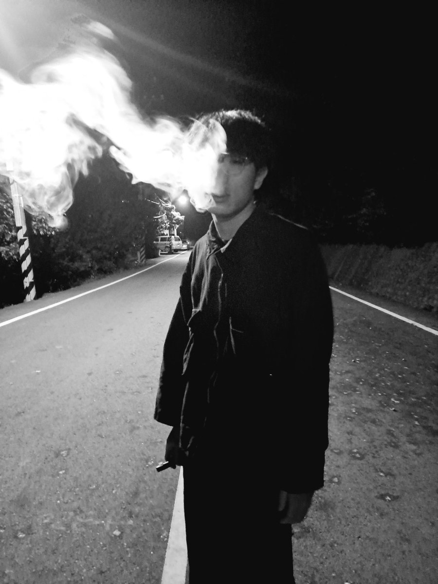 tommy13658's tweet photo. 終於排出想要的煙霧感 #攝影 #跑山 #電子菸 https://t.co/FoPZCEu23E