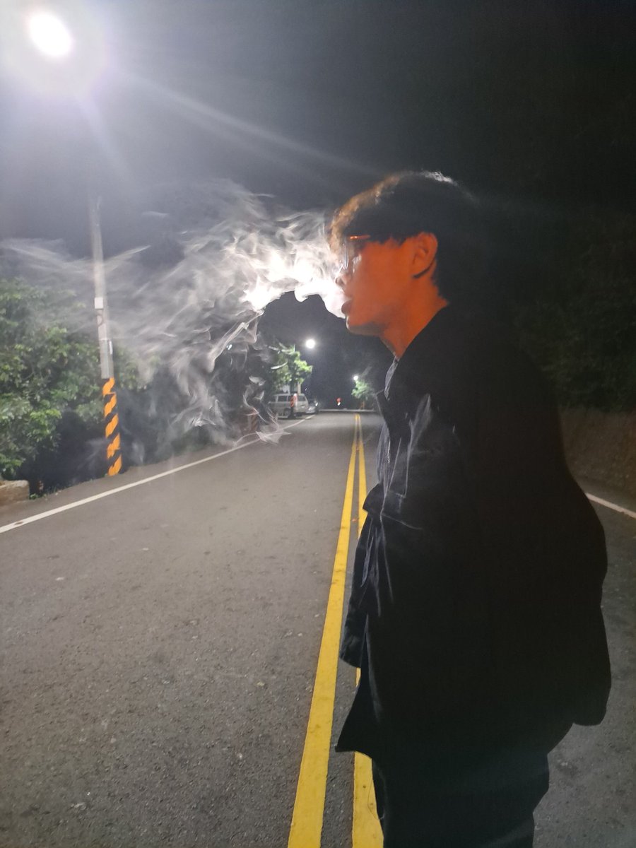 tommy13658's tweet photo. 終於排出想要的煙霧感 #攝影 #跑山 #電子菸 https://t.co/FoPZCEu23E