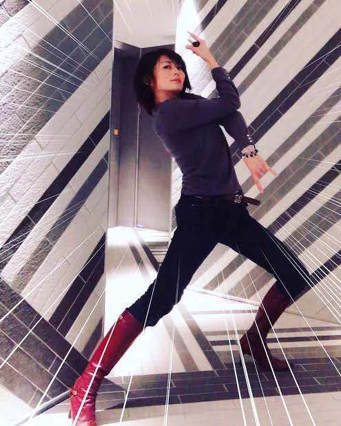 どうしてこんなに振り切れるの？バストアップサロン経営の宮崎泰子さん。体感がすごすぎるジョジョ立ち