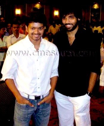 Actor_Vijay's tweet photo. Birthday wishes to @Sibi_Sathyaraj, on behalf of #ThalapathyVIJAY fans! #HBDSibi https://t.co/mFRBwDjBds