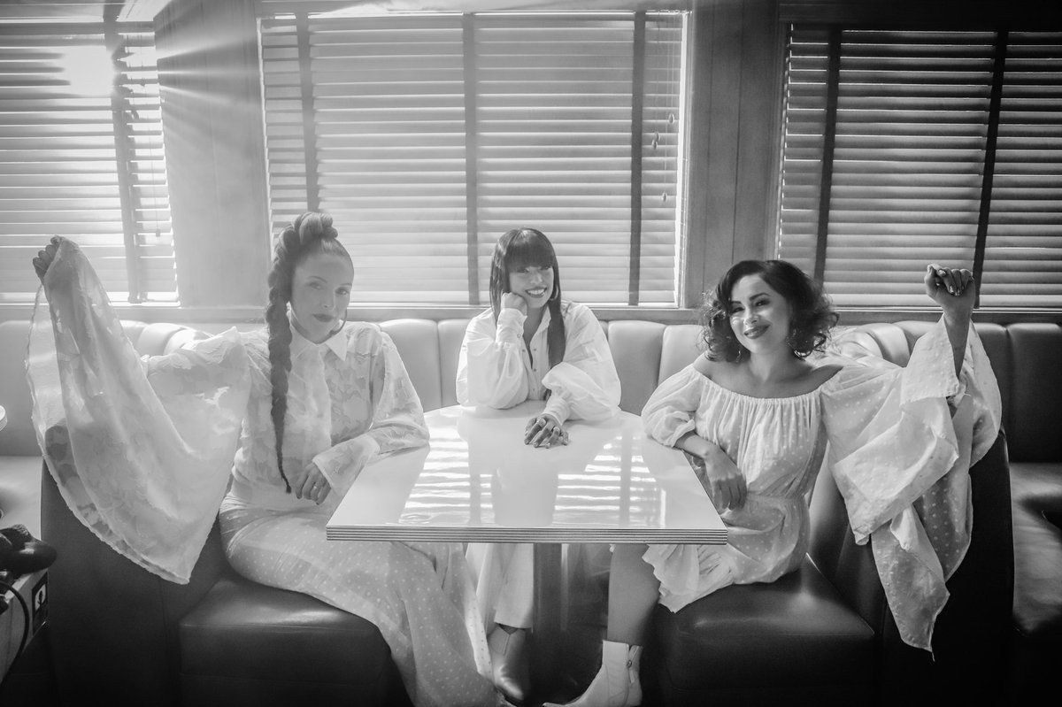 Mark your calendars and buy your tickets for the ONE NIGHT ONLY show of the beautiful, the talented, Flor de Toloache!! You will not want to miss this energetic group of women! There are only a few tables left open, grab your tickets today!
📸: Nikki Schmidt