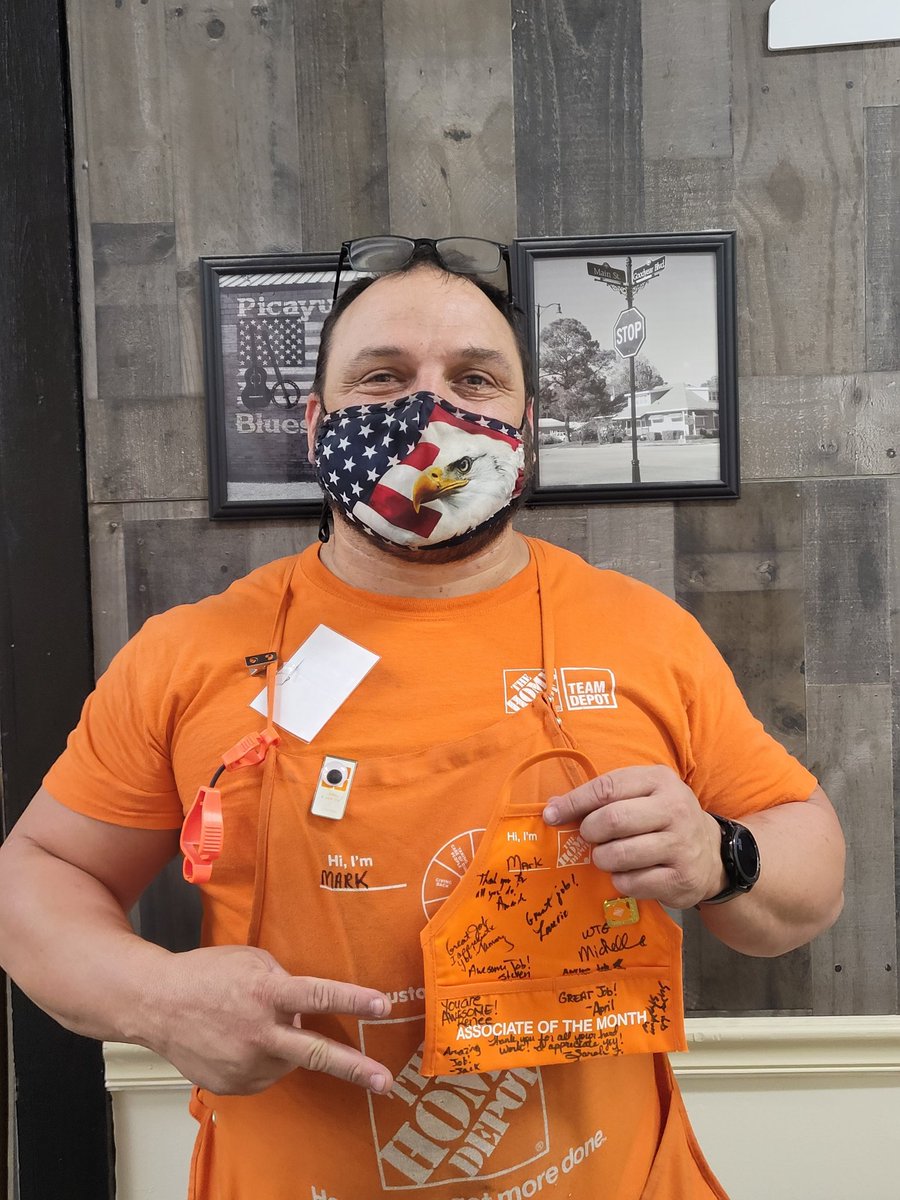 atrojack's tweet image. CONGRATS to Mark for being Receiving Associate of the Month!! Thank you for all you do to keep that freight moving out for our customers to buy! #shelfavailability @2915Tammy @ChrisDurand_HD