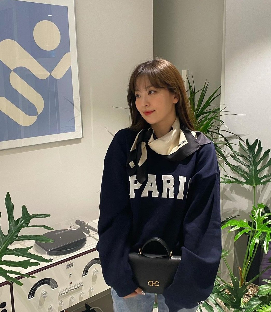 seulpictures's tweet photo. mind full of SEULGI https://t.co/5DkBxGpp5l