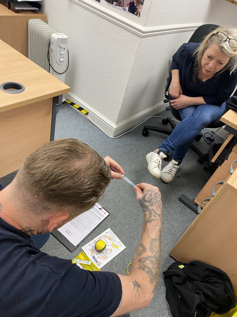 GBMC73's tweet photo. 🤓 Massive #Shout out to the #inspiring  @ABetterMedway #HOPE (Hold On Pain Ends) #Naloxone #Champions who will make their 1st #independent #supplies of #Naloxone today ❤️ These guys have worked so hard &amp; will be offering kits @OpenRoad_WR &amp; @TurningPointUK in #Medway🙌🏻 #Proud 🤓 https://t.co/eZxHdpjIl8