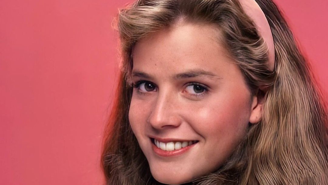 Happy Birthday to actress Elisabeth Shue 
(October 6, 1963). 