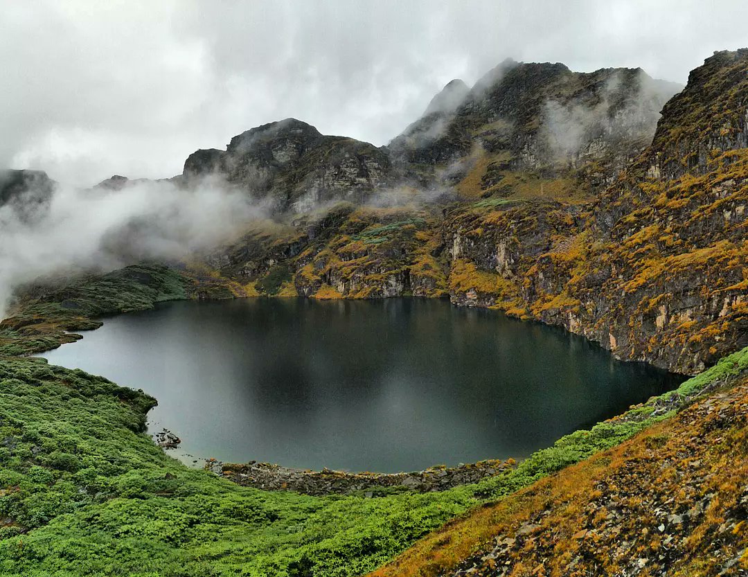 DJigme_K's tweet photo. From the trail of Dungtsho.
#trail #lakes #mountaineering #mountains #dungtsho #nature #NaturePhotography #riversource #pristine #hike #TwitterNatureCommunity https://t.co/PSxSlOhX8F