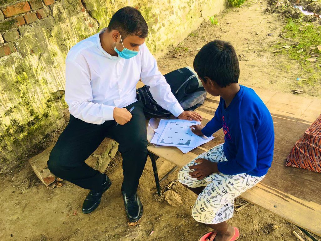 SarthakNGO's tweet photo. #BaselineTest plays an important role while forming new #YellowRooms. It helps us to validate the requirement of the programme and children at the new location.
Our educators are conducting the test at our new location, #Matiyari #UttarPradesh.
@karam_india @ChiefSecyUP https://t.co/Gntz1Kkjel