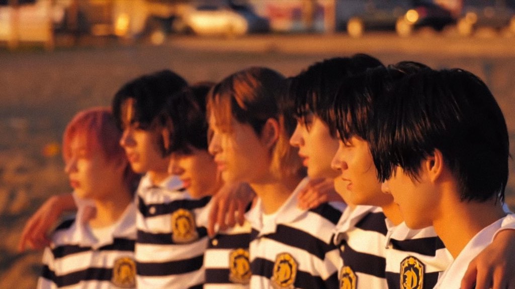YJWL0VER's tweet photo. Hanggang sa Muling Pagsikat ng Araw ㅡ #enhypenau

Seven best friends that are rebelled prisoners who escaped the prison together to enjoy the very last time with each other. For the last moment, they waited for the sunset, and drown themselvesㅡ together. https://t.co/gdn6s7MzWE