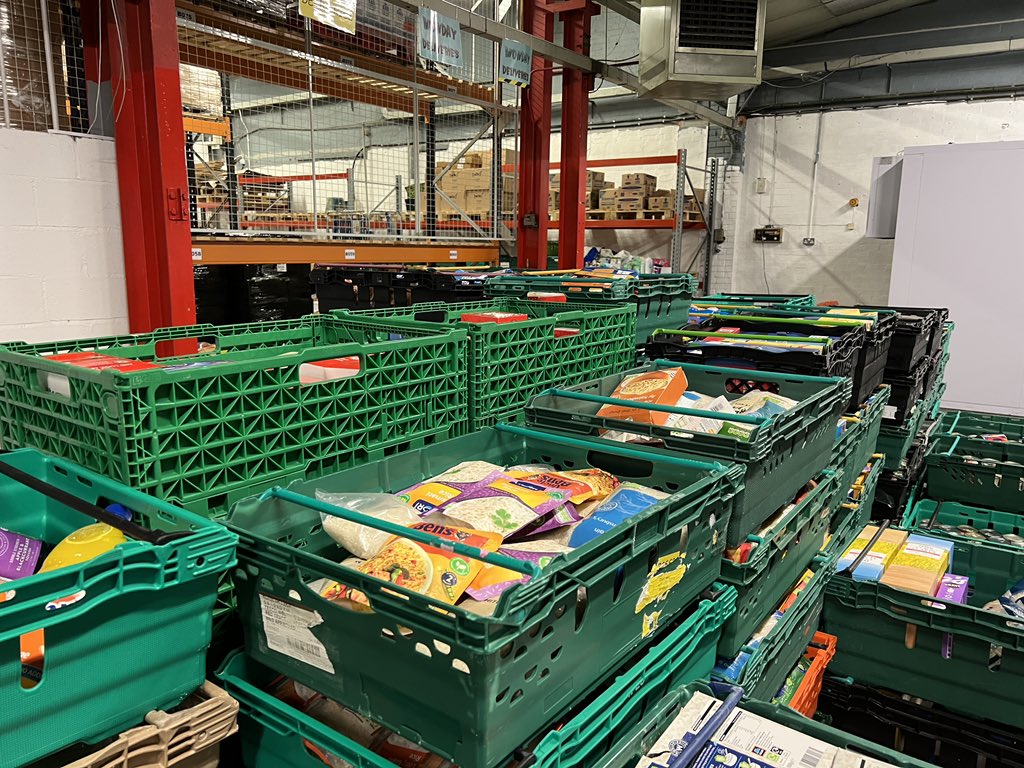 NickDixonITV's tweet photo. The £20 per week #UniversalCredit top up payment ends today - I’m at one of the biggest food bank warehouses in the UK where staff have been preparing for weeks to get in extra supplies to help ppl through the winter. @GMB https://t.co/e5wRVTvH1R