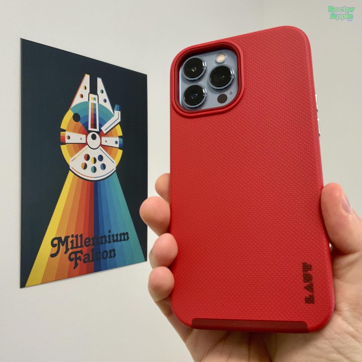 doctorappleita's tweet photo. Shield di Laut: cover ultra protettiva per iPhone, realizzata con un doppio strato di PVC, che restituisce una finitura particolare e un ottimo grip. Resistente a cadute fino a 4 metri.
.
#LiveOutLAUT #LAUTStyle #LAUTPartner #coveriphone #iphonecase #laut #apple #iphone13promax https://t.co/XFPNtWzsSC