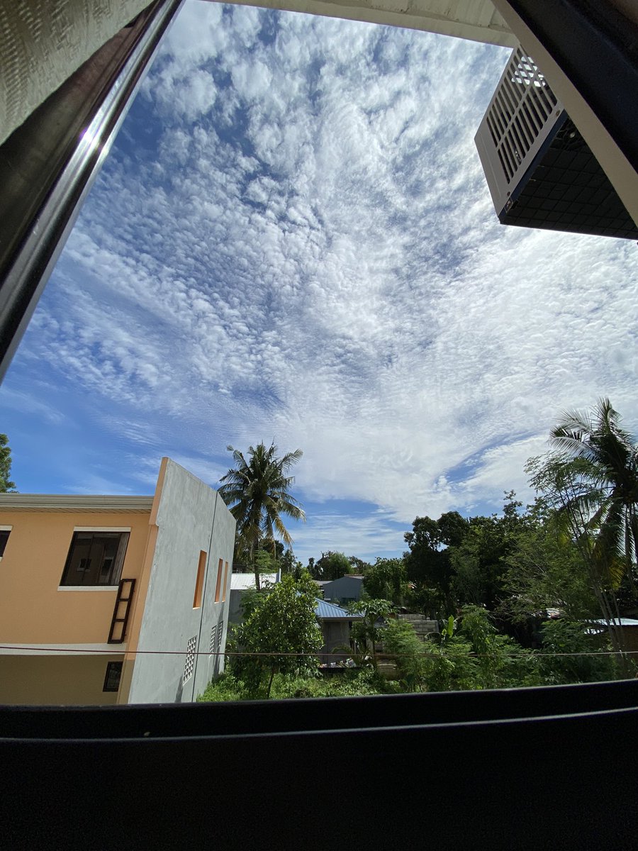 paperxdust's tweet photo. The sky decided to be pretty today. View from my room. https://t.co/ydrr6o4Wo4