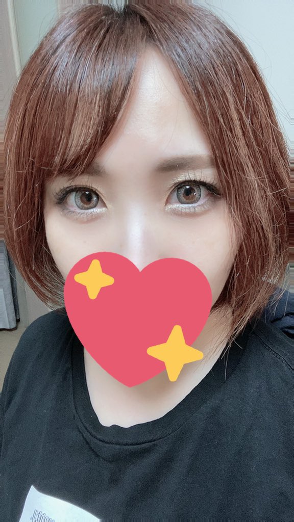gamichan_43's tweet photo. 新しく買ったカラコンが超どタイプすぎるー♪

ワンデーで買ったけどマンスリーでほしいな…

前回(マンスリー)のやつより好きー(*´ｪ｀*)

1枚目→蛍光灯(室内)
2枚目→自然光(室内)
3枚目→蛍光灯(室内) https://t.co/Vgn1hOxZlD