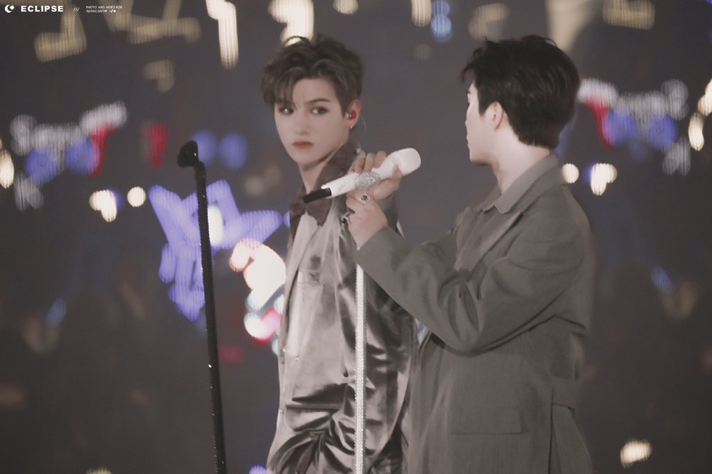 chengstined's tweet photo. 毕业两周年快乐🧡💚 https://t.co/XKW9IvbNDS