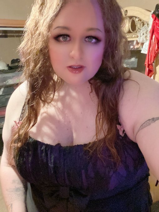All really to see my sister don&rsquo;t i look cute momma @QuothetheRav3n and @sweetbbsadie  going out for