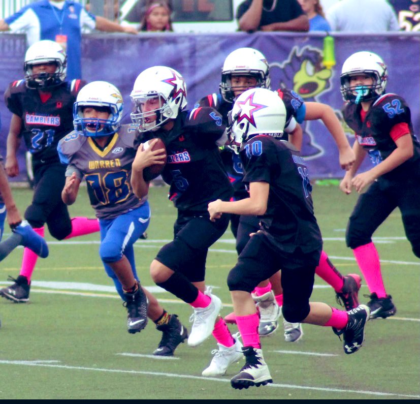 QB_JPerez's tweet photo. In action photos ๐ฅ #football #qb #qbrun #focused #qbpics https://t.co/M9zdIHBLcO