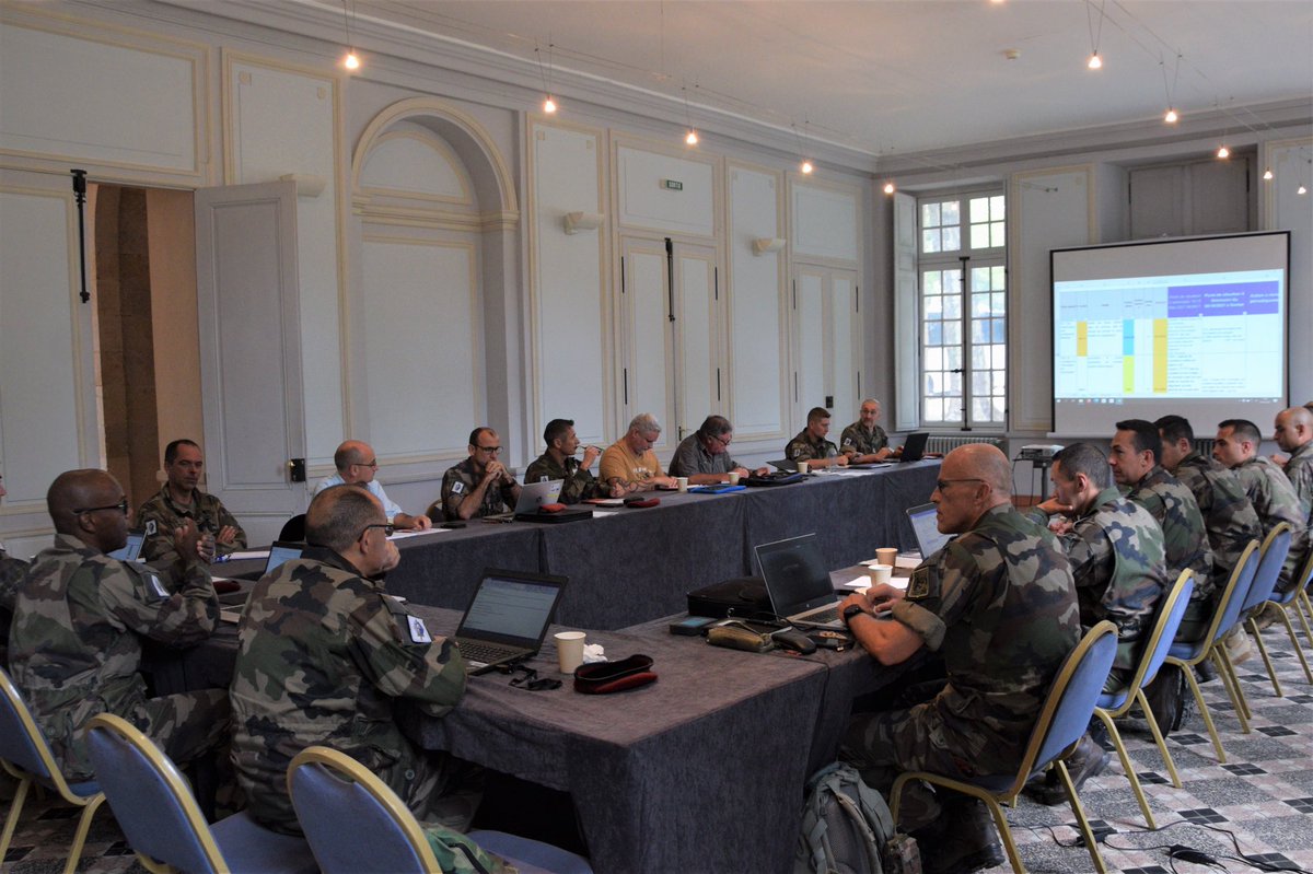 3eRMAT's tweet image. Hier s’est tenu le #séminaire de commandement du #3RMAT à l’Abbaye-école de Sorèze, aussi connue comme l’École royale militaire. 

Après avoir travaillé sur le plan d’action du chef de corps, les chefs de service et commandants d’unité ont visité l’école et le musée Dom Robert.