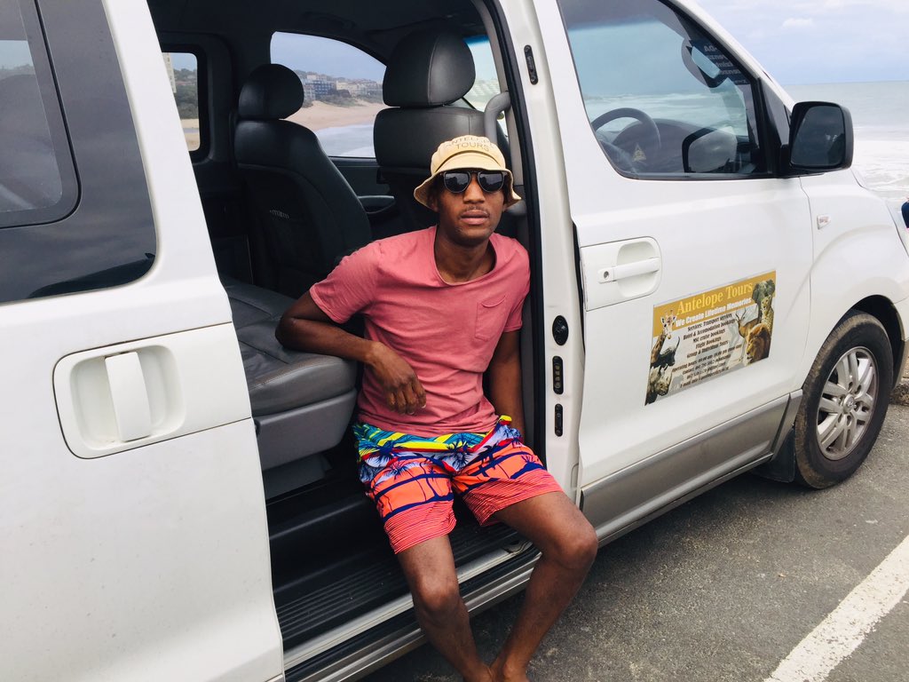 OfentseMotau tweet media