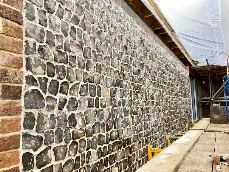 dunne_ltd's tweet photo. More shots of the project in Hertfordshire over the last few weeks with Lansgrove and @BrooksMurrayLtd #ContemporaryFlint #FlintCorners #FlintKnapping #HeritageSkills #craftsmanship https://t.co/w3TodnOIqM