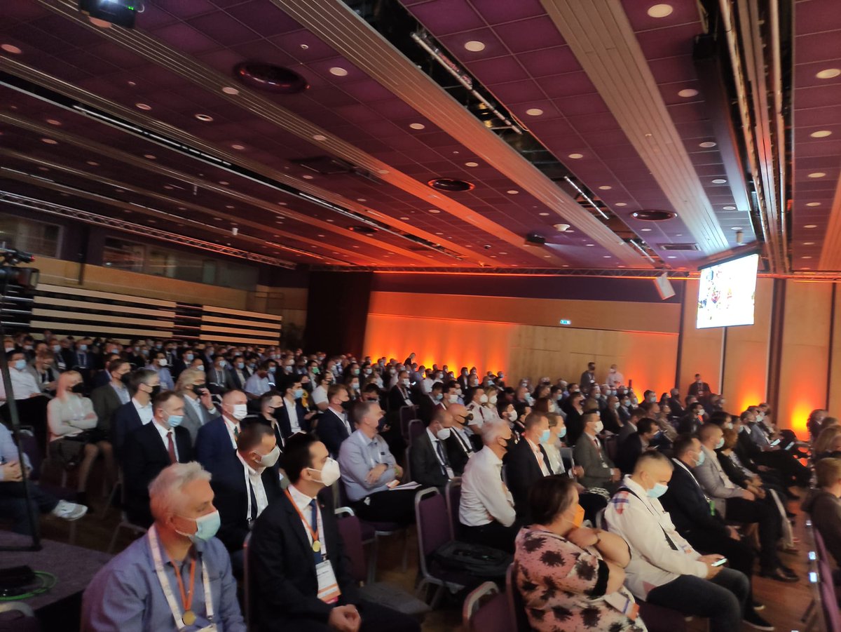 112_sos's tweet photo. We open #EENA2021 in a special way.
Emergency services officials were awarded with EENA’s medal of honour for Distinguished Service during #COVID19. 🎖️
Thank you for keeping us safe! 💕 https://t.co/MfdZbZsNxw