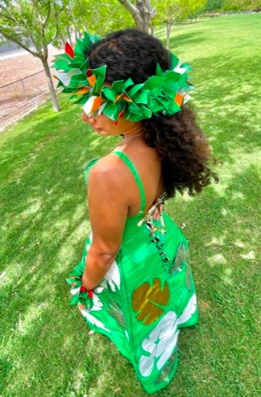 UKDuckman's tweet photo. Goooooood morning. Every now and then we share pictures of the US contestants of #stuckatprom. These talented young people create prom outfits from Duck Tape to win college funding. Look at Lehua in her dress. Isn't it amazing!! #ducktape #homemade https://t.co/JHWh7vBTlS