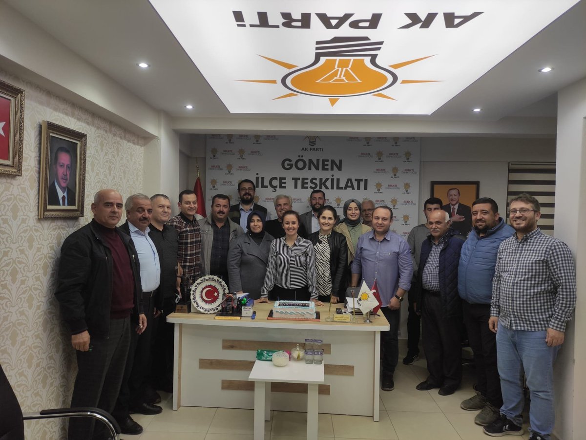 av_merveuncuk's tweet photo. Birlik , beraberlik içerisinde geçen bir yılın ardından, Gönen için  hizmet yolunda nice yıllarımız olsun inşallah...
Birliğimiz daim olsun...
#GönenİçinCanlaBaşla https://t.co/pgIFxYXq0F
