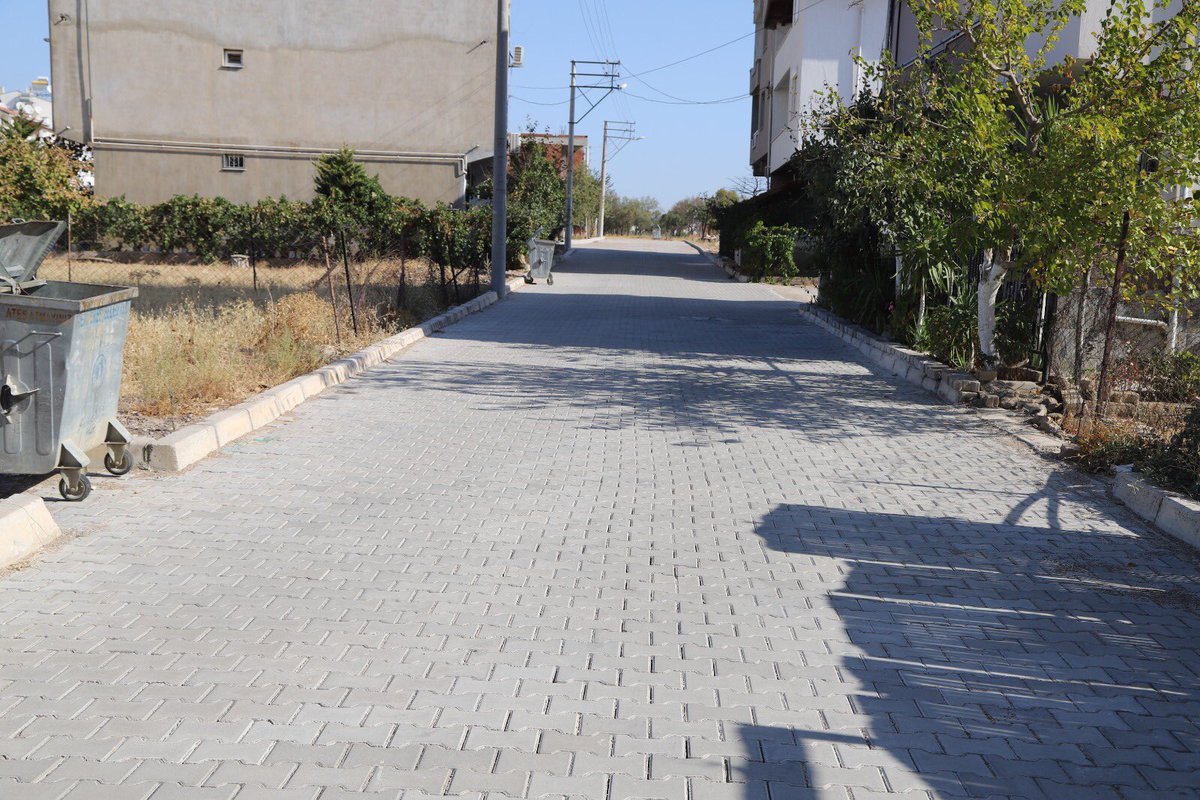 Fen işleri müdürlüğümüze bağlı ekiplerimiz tarafından sürdürülen yol yapım çalışmaları kapsamında Gazipaşa Mahallemizin yollarında çalışmalarımızı gerçekleştirdik.