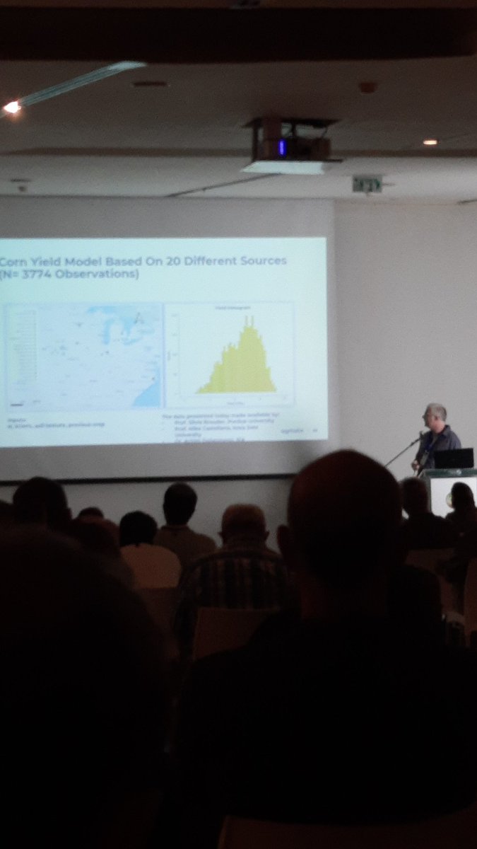 שי סלע מאגמטיקס מסביר על החשיבות של סטנדרטיזציה באיסוף נתונים והיתרונות שבשילוב מגוון גדול של נתונים לצורך הסתכלות יחידה ומעמיקה על הגידול.