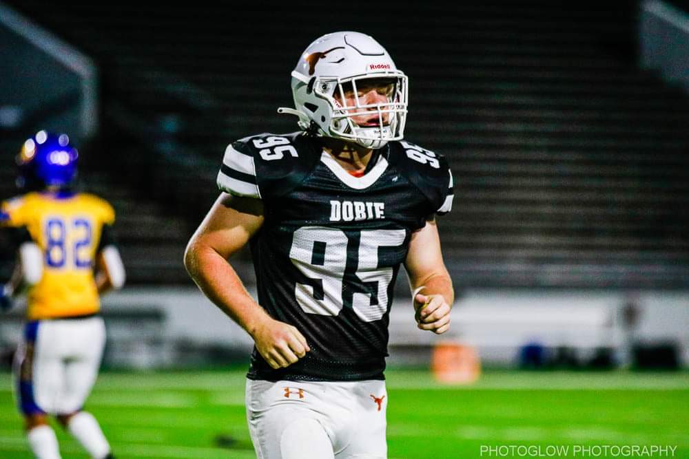 GWallace73's tweet photo. Logan Riley #95
#stayoutofhisway #dobielonghorns #dobiefootball
@stacksofsacks95 https://t.co/xSqOZ6vPdb