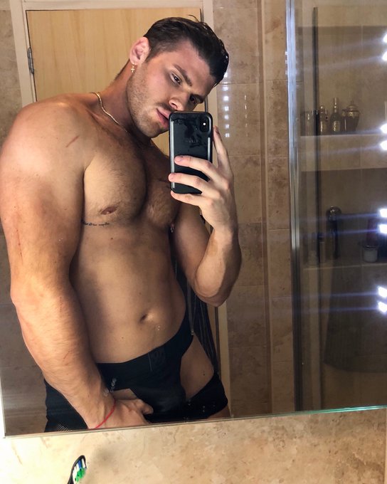 Watch doubletroubleldncouple's leaked NSFW photo on TwXstars