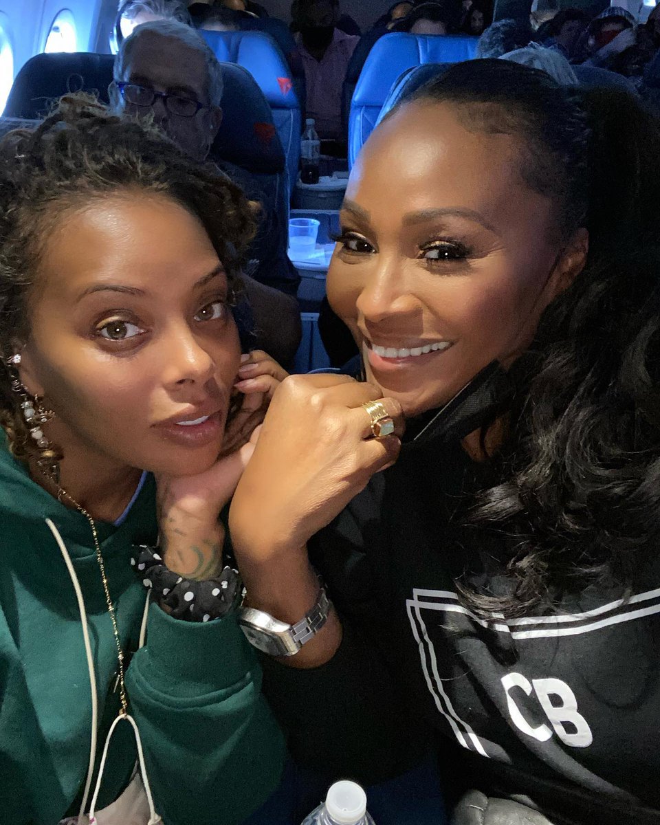 CynthiaBailey10's tweet image. so i actually want to apologize to everyone that was sitting near @evamarcille &amp;amp; i on our flight today. we were “cutting up” something awful the entire flight! 
#sunflower #loveandlight 
#cbvior

📸 instagram.com/p/CUY4CvVLgcw/ via tweet.photo