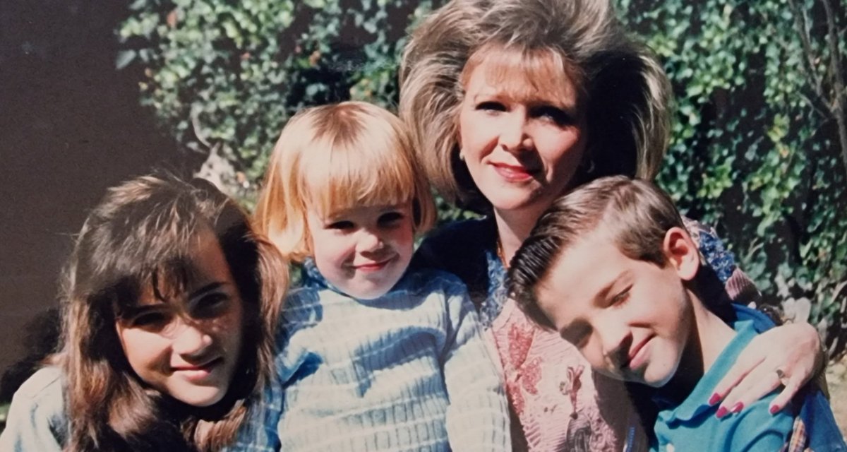 gcastillocuevas's tweet photo. Gertz Manero pretende acabar con todos nosotros.

El problema es que se encontró con tres hermanos qué están dispuestos a dar la vida por su mamá.

Esto no acaba con Alejandra fuera, el movimiento apenas comienza.

Hasta el final 🙌

Te amamos Má ❤️
#LibertadParaAlejandra https://t.co/K0Iq9oGopw