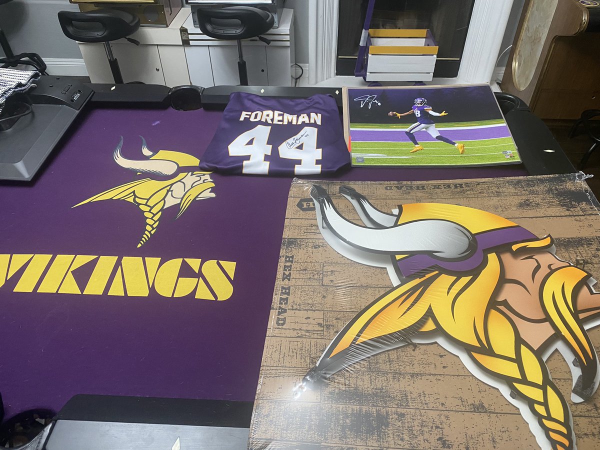 Timgamboa79's tweet photo. Some new additions to my game room. #chuckforeman #justinjefferson. @JJettas2 @ChuckForeman https://t.co/Z4RrYOeq6Q
