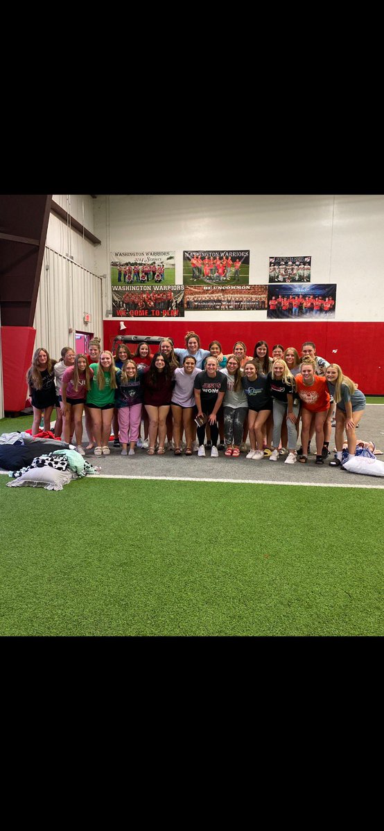 TylorLampkin's tweet photo. A big thank you to @lynn_elam22 for coming out and speaking to our girls tonight before we start regionals tomorrow! #Play4Something #BigToe https://t.co/TOkKJjr5fB