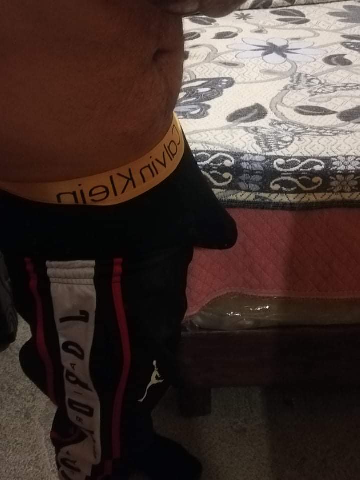 TexcocoPacks's tweet photo. Hetero caliente con fetiche de peluches
#rt y subimos video acogiéndose un peluche 🤓🐽 https://t.co/BqC7H7JnaC