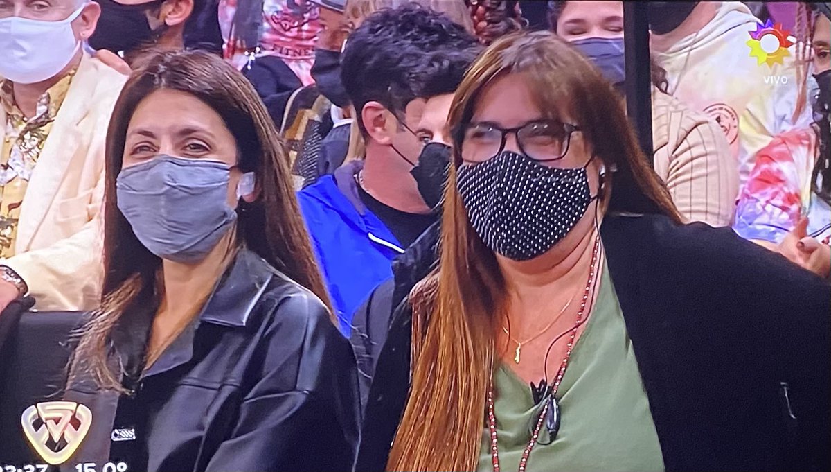 <a href="/mariagomaok/">María Gomá</a> y <a href="/MariePeralta/">Marie_Peralta</a>.  Me falta <a href="/vircuenca/">@vircuenca</a> en el trío dinámico