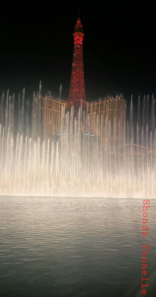 Tennelle333's tweet image. #FromBehindtheLens #VegasNights