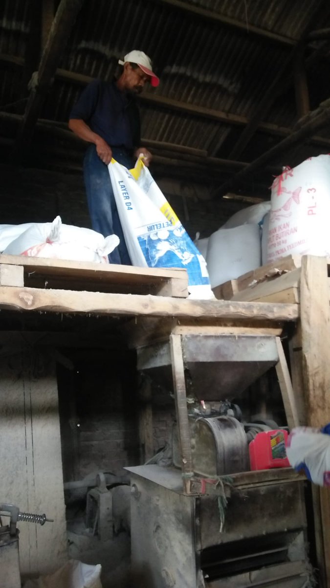 Syawaludin3687's tweet photo. Klo Ter ke 2
Beras sehat dr Cianjur
Gass poll terus, hasil melimpah, pupuk murah dg berjamaah jd berkah
#KoperasiLumbungBumiCianjur
#Beras #FreePukim #FreePestisida
#JamuBumi https://t.co/TYhvRuWyik