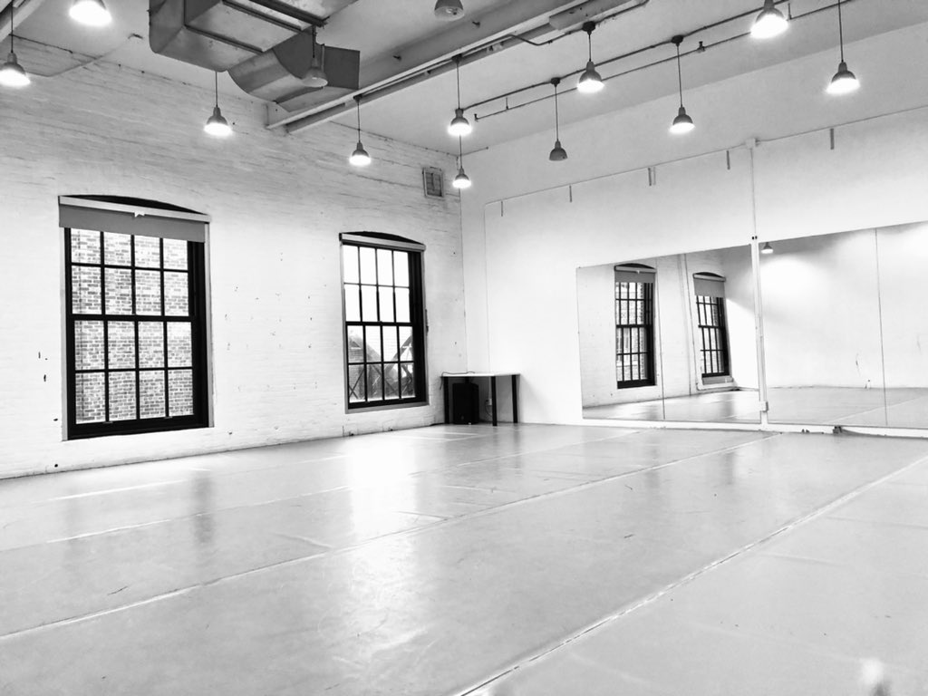 TheFifthDance's tweet photo. New digs, who dis? https://t.co/ghABMtmRo1