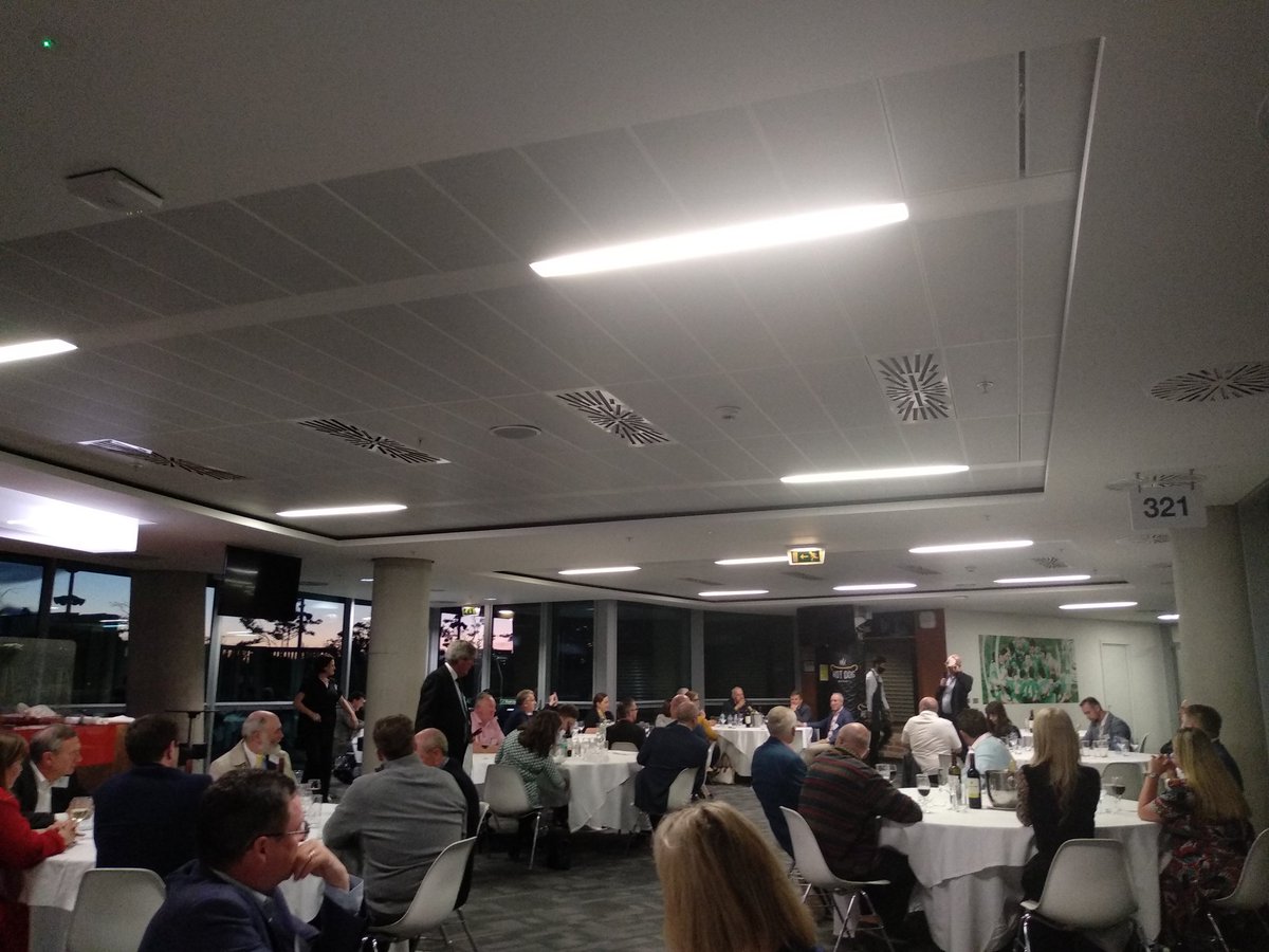 claudesaulnier's tweet photo. This was real, really real. No kids jumping in the call, no dog barking, no pizza delivery.
90 people following the guidelines but able to do attend a proper networking again thanks to @IIBN and @amullennyc
#IIBN #WellDone #WereBack https://t.co/JYyE2b72hf
